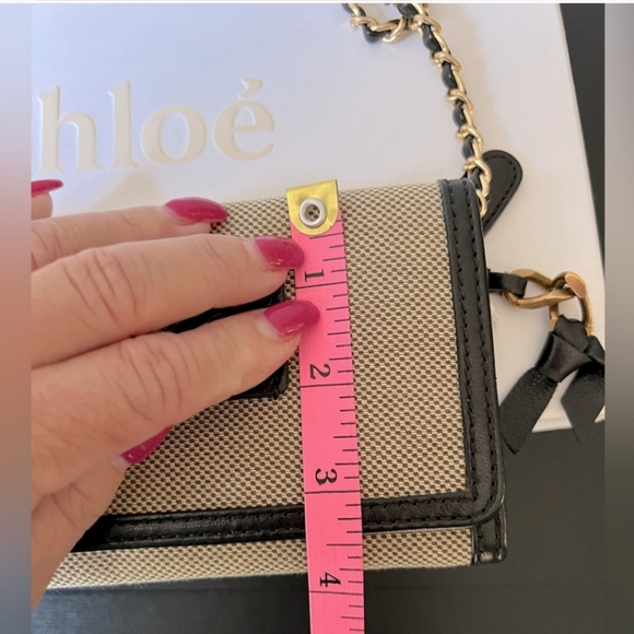 Chloé: Canvas & Black Leather Flap Biege with Gold & Leather Chain - Picture 5 of 14